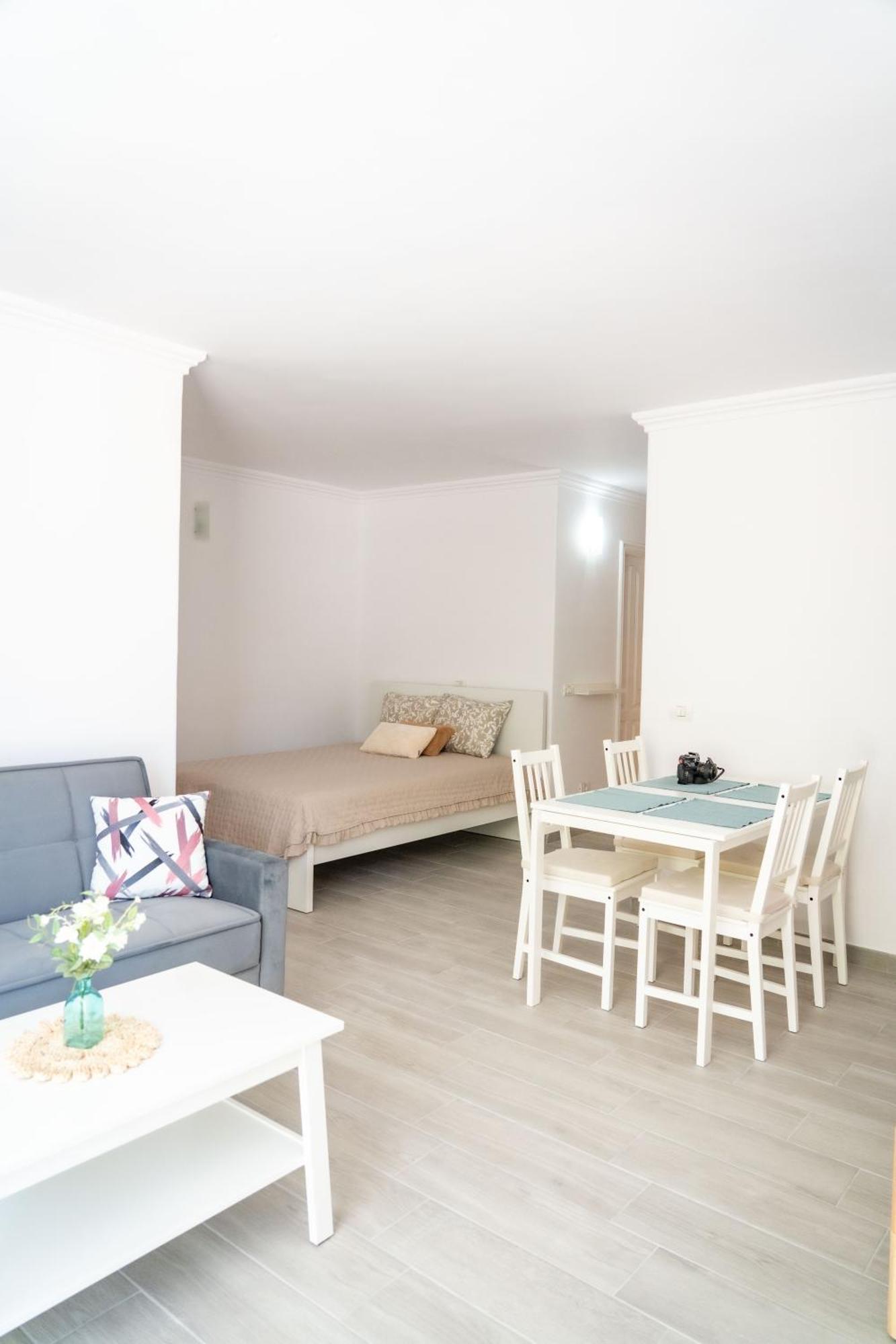 Retreat Oasis Studio Apartment San Miguel de Abona Luaran gambar