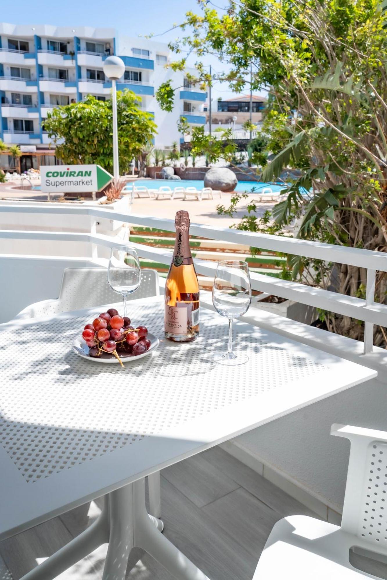 Retreat Oasis Studio Apartment San Miguel de Abona Luaran gambar